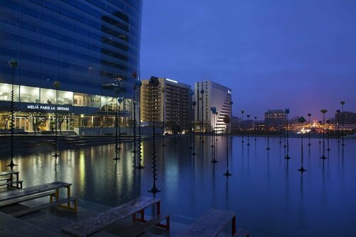 Гостиница Melia Paris La Defense в Нейи-сюре-Сене