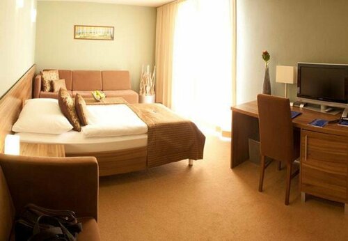 Гостиница Hotel Deluxe в Нитре