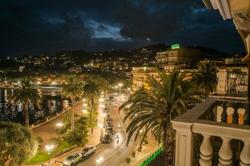 Гостиница Hotel Vesuvio в Рапалло