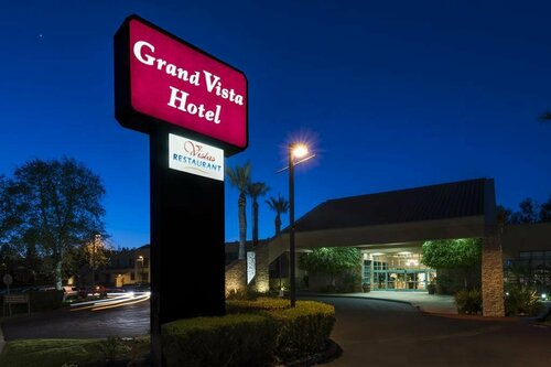 Гостиница Grand Vista Hotel в Сими Вэлли