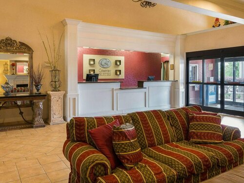Гостиница Comfort Suites Texarkana Texas в Тексаркане