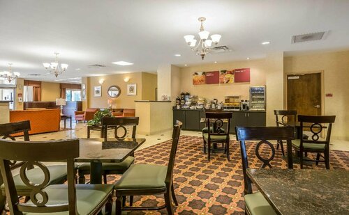 Гостиница Comfort Suites West Jacksonville в Джэксонвилле