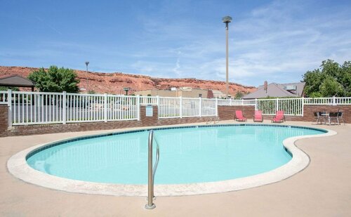 Гостиница Super 8 by Wyndham St. George Ut в Сент-Джордже
