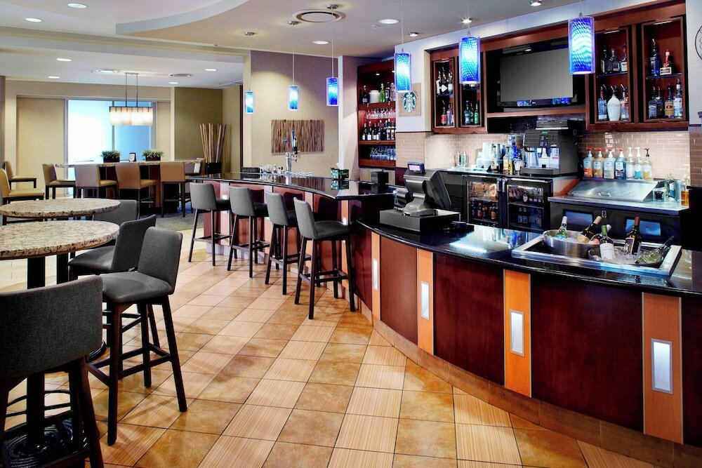 Фото Courtyard by Marriott Hamilton
