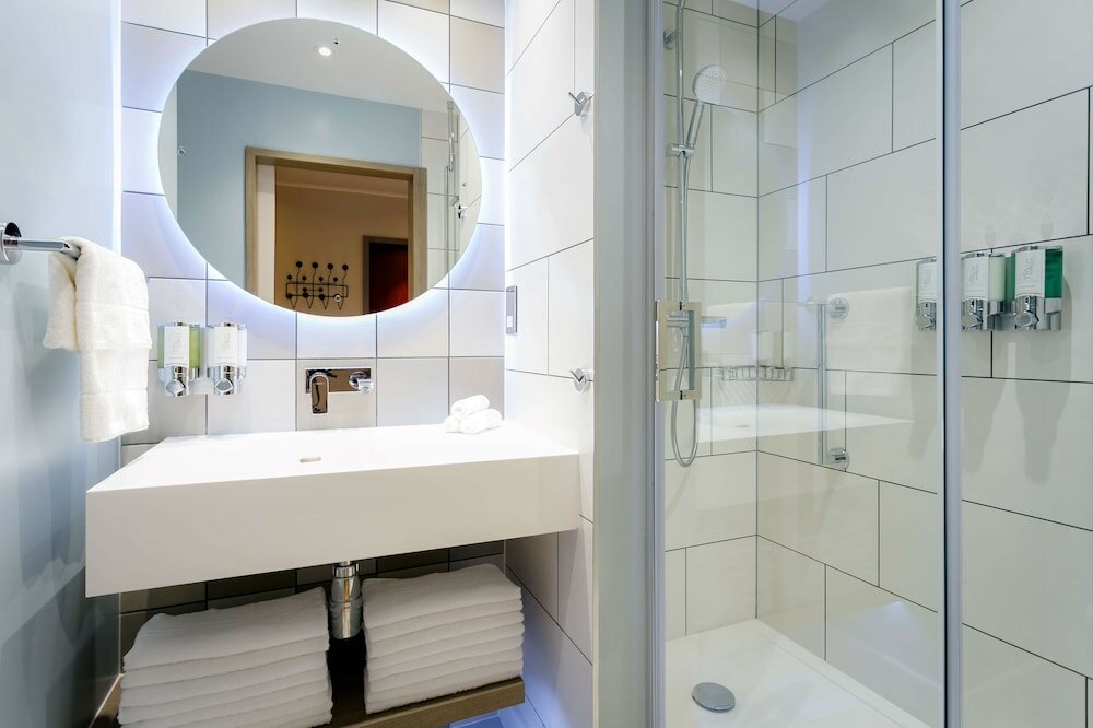 Фото Hampton by Hilton Blackburn