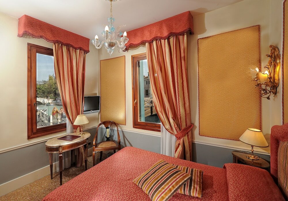 Фото Hotel Arlecchino
