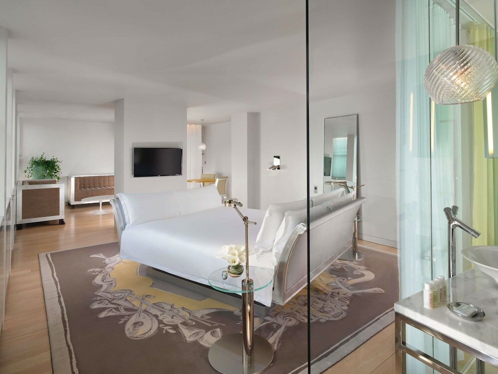 Фото Sanderson London