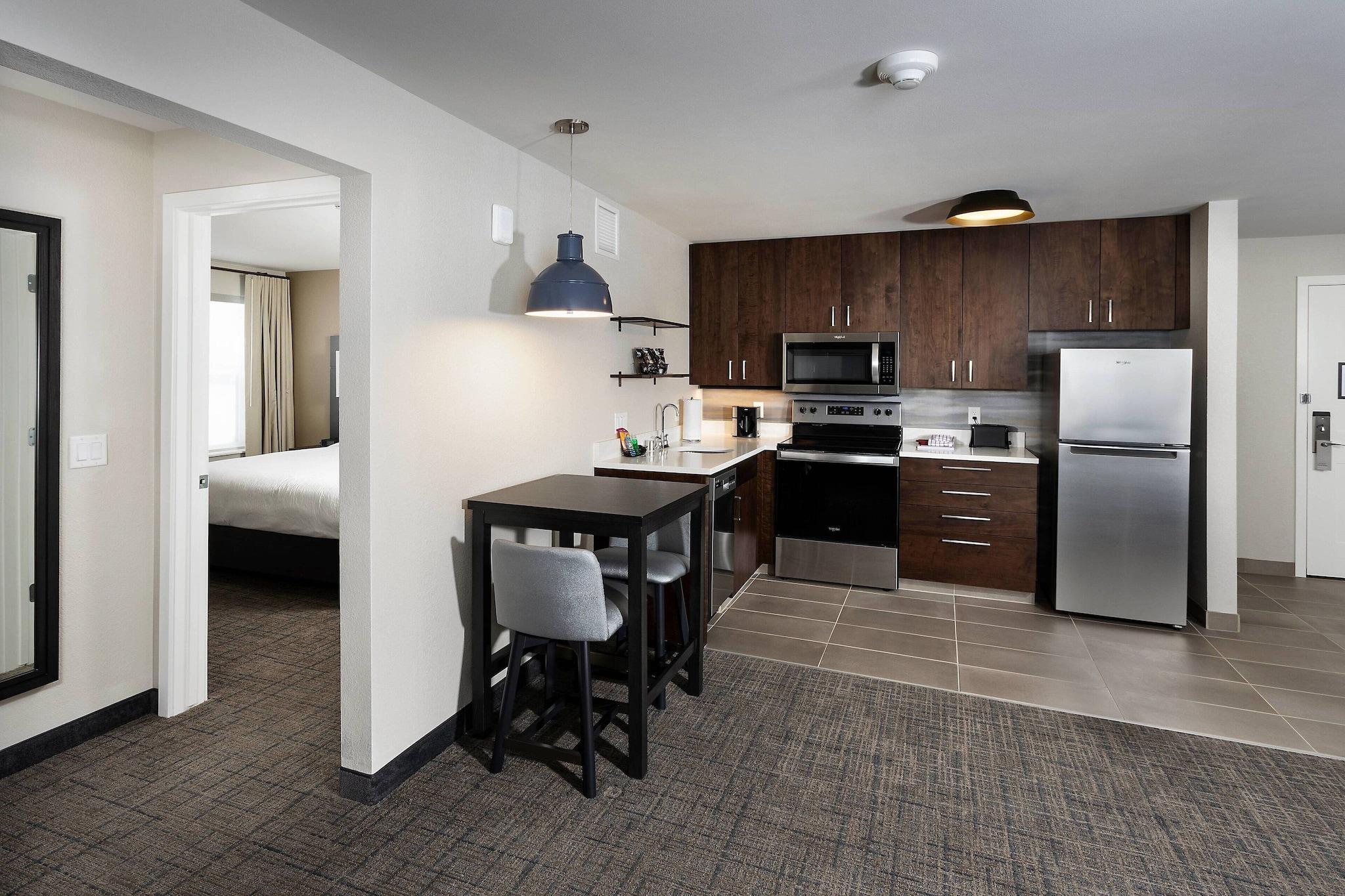 Фото Residence Inn by Marriott Milwaukee Brookfield
