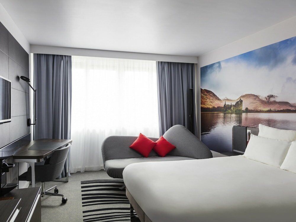 Фото Novotel Edinburgh Centre