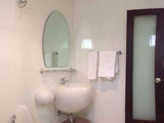 Фото White House Asoke Sukhumvit 18