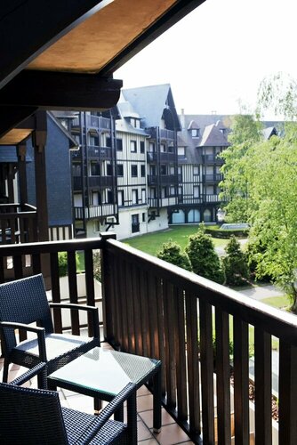 Гостиница Mercure Deauville Centre в Довиле