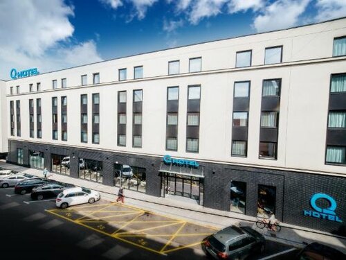 Гостиница Q Hotel Plus Katowice в Тыхы