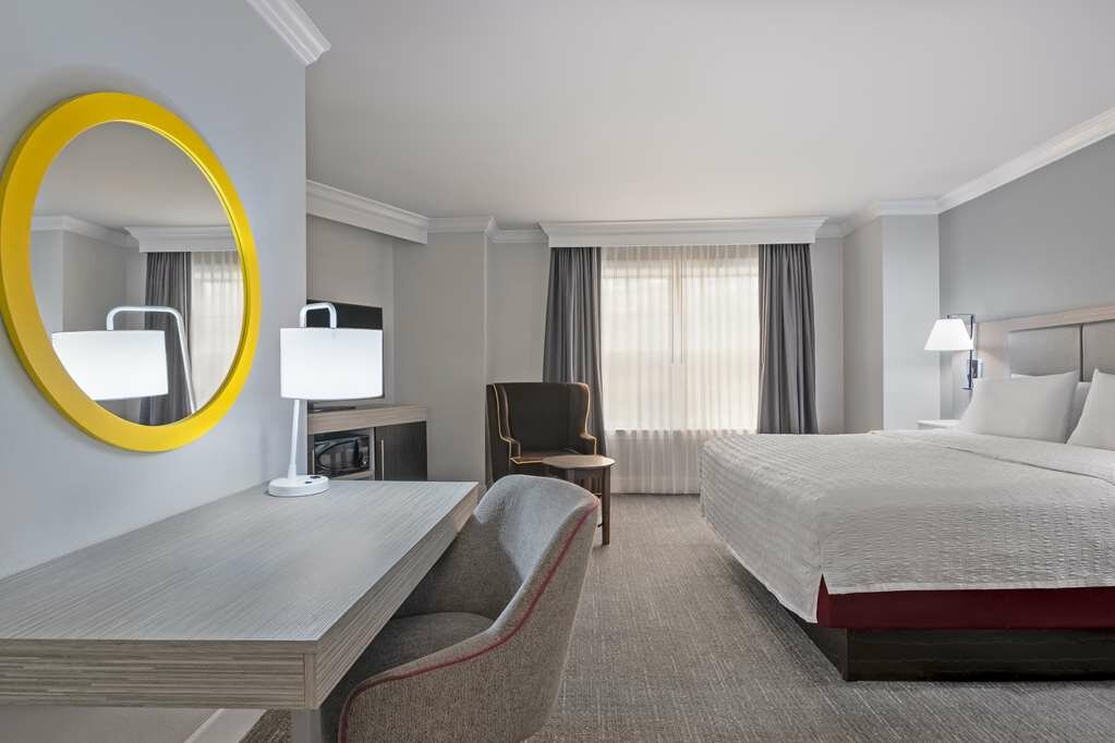 Фото Hampton Inn & Suites Stamford