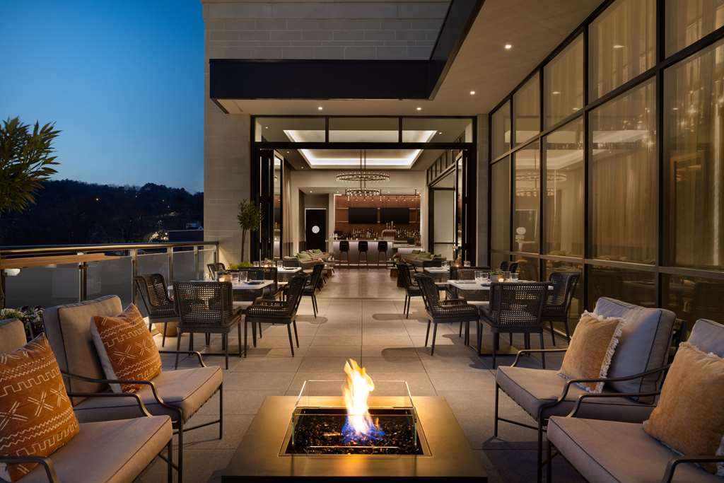 Фото Valley Hotel Homewood Birmingham, Curio Collection by Hilton