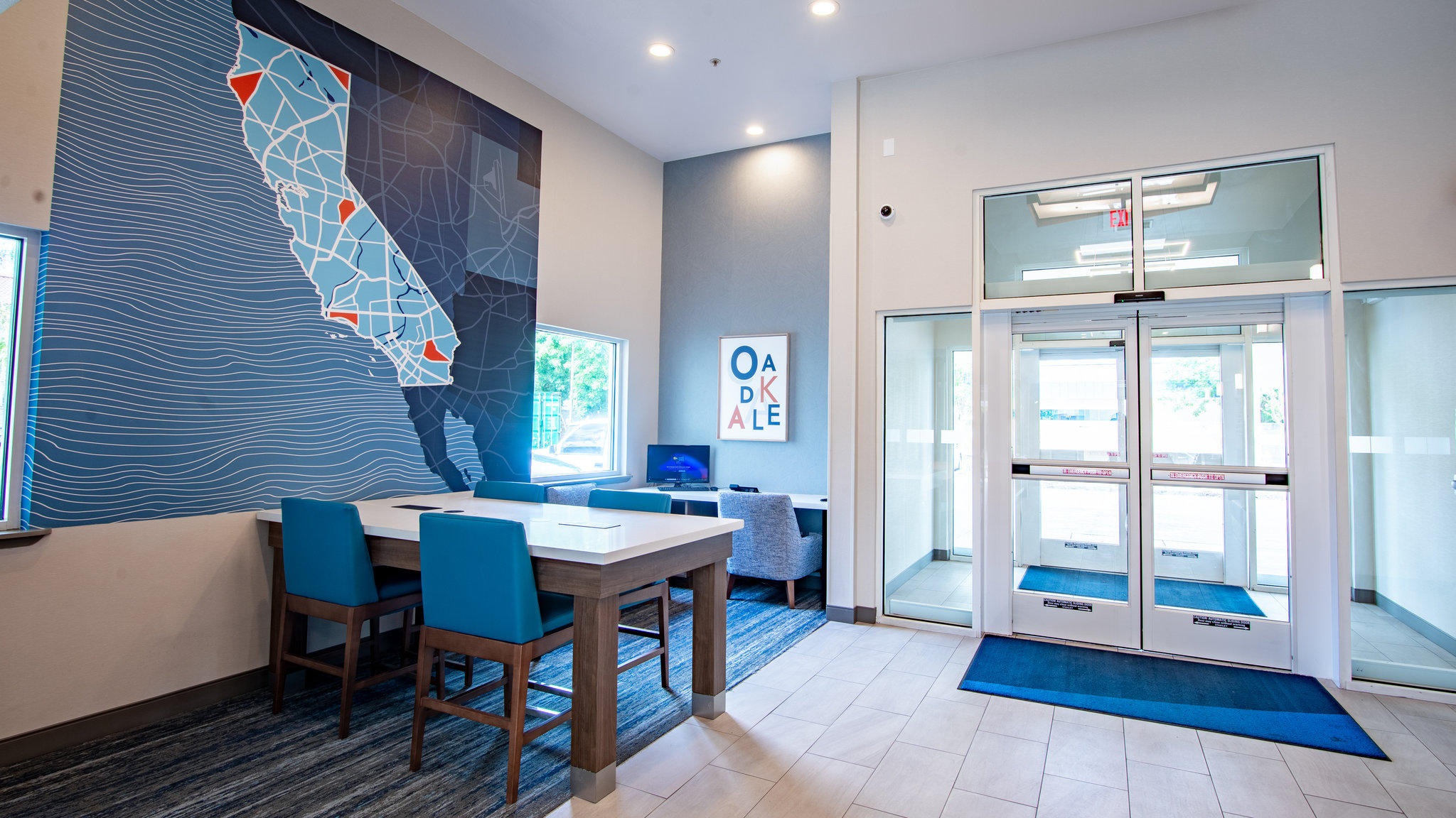 Фото Holiday Inn Express Oakdale, an Ihg Hotel