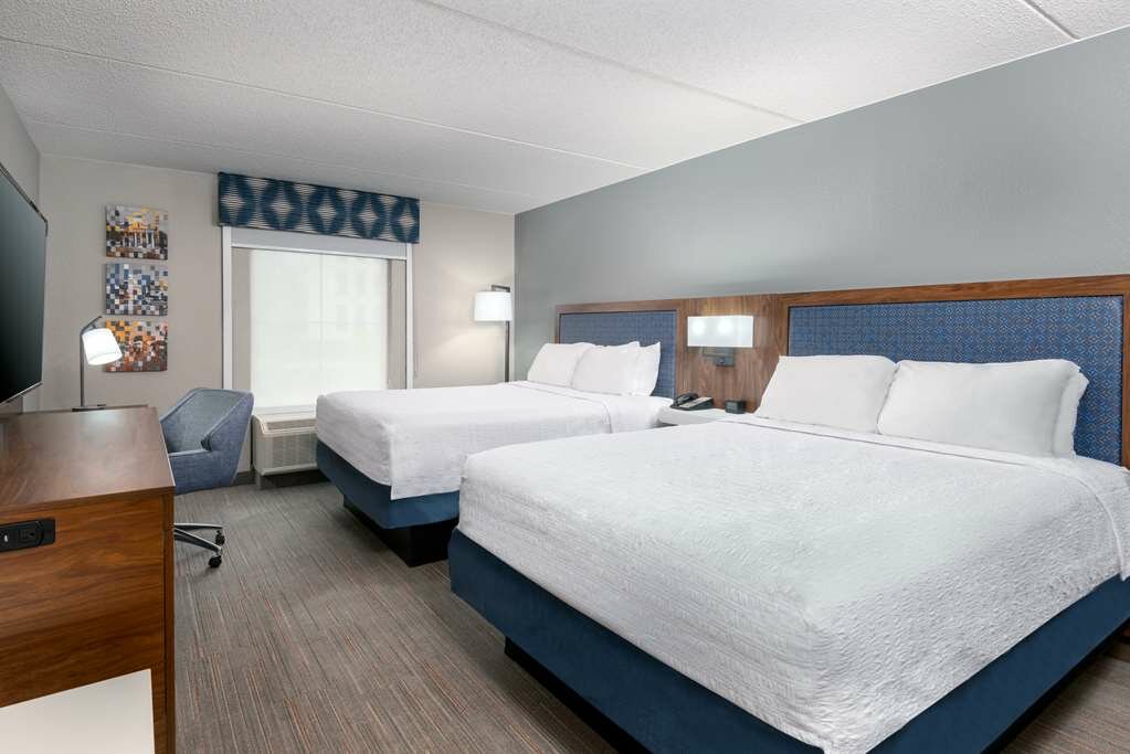 Фото Hampton Inn & Suites Charlottesville At The University