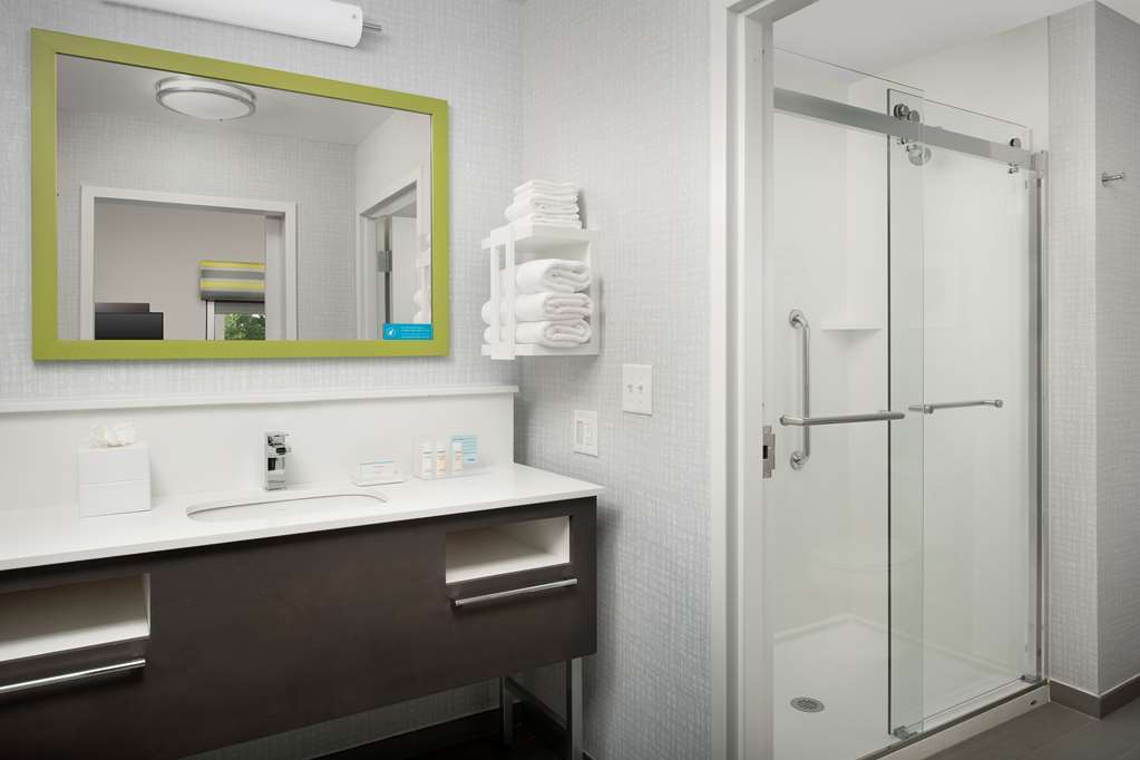 Фото Hampton Inn & Suites Charlotte Airport Lake Pointe