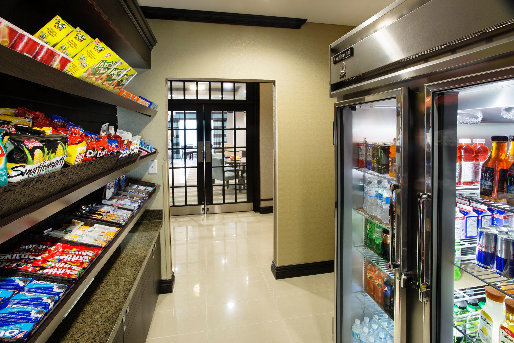 Фото Holiday Inn Express Hotel & Suites Ottawa West Nepean