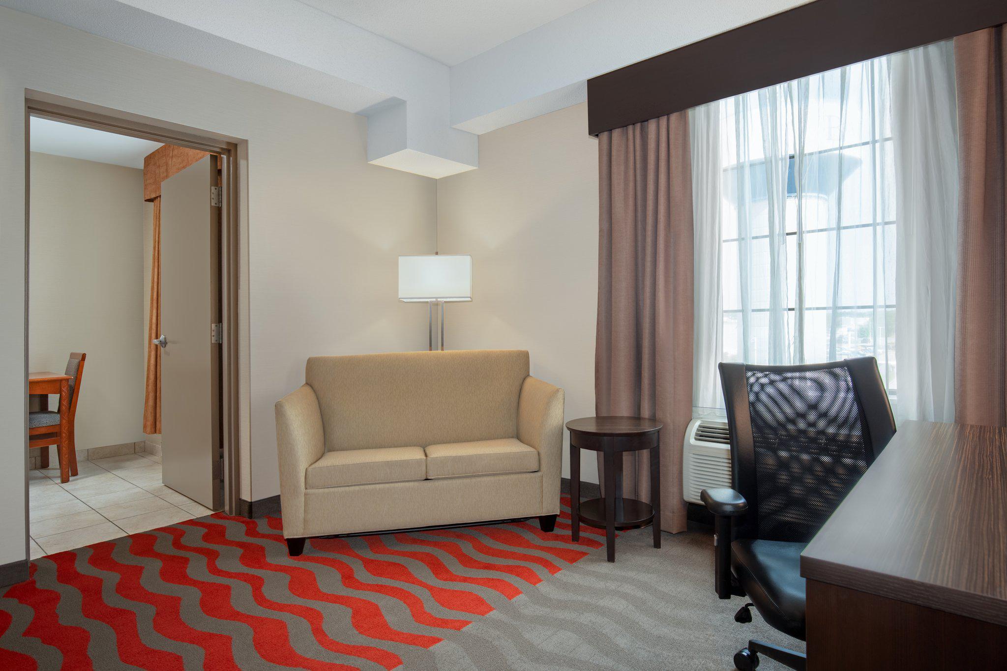Фото Holiday Inn Express Hotel & Suites Barrie, an Ihg Hotel