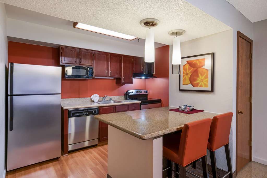 Фото SenS Suites Livermore, SureStay Collection by Best Western