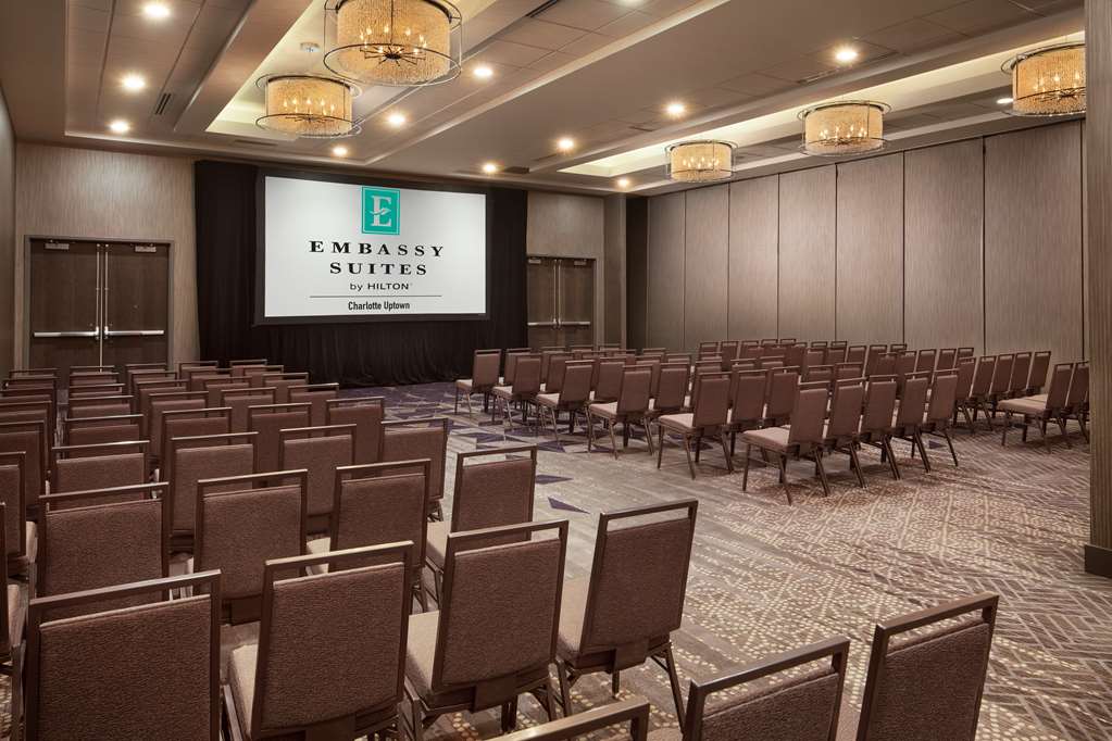 Фото Embassy Suites by Hilton Charlotte Uptown