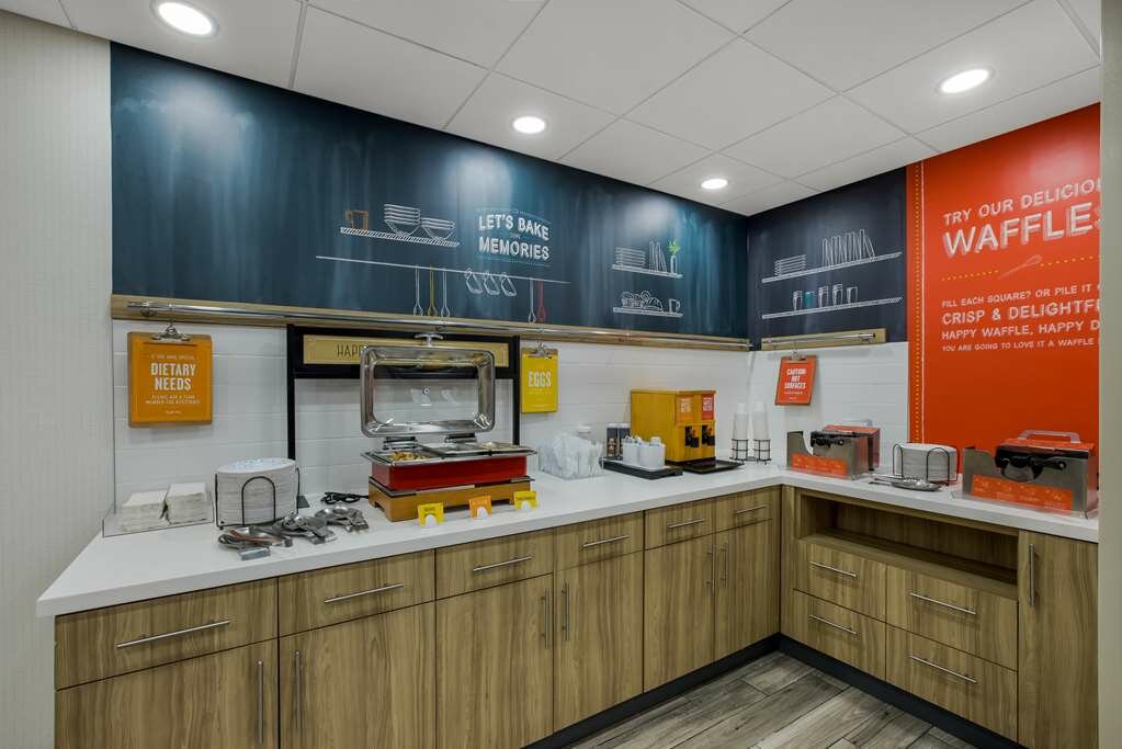 Фото Hampton Inn Linden