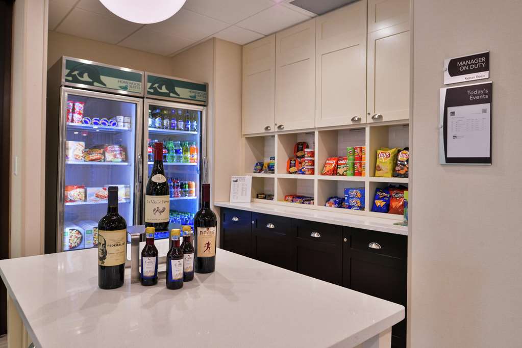 Фото Homewood Suites by Hilton Des Moines Airport