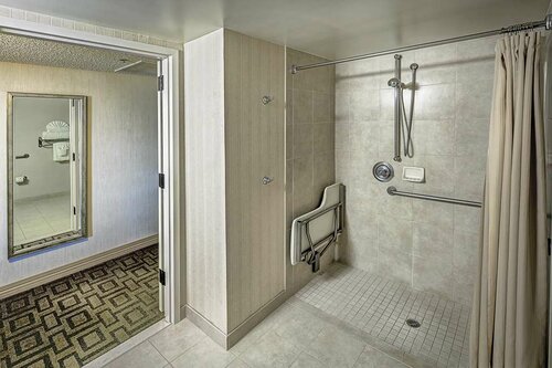 Гостиница Hilton Sacramento Arden West в Сакраменто
