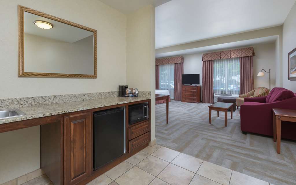 Фото Hampton Inn & Suites Lodi
