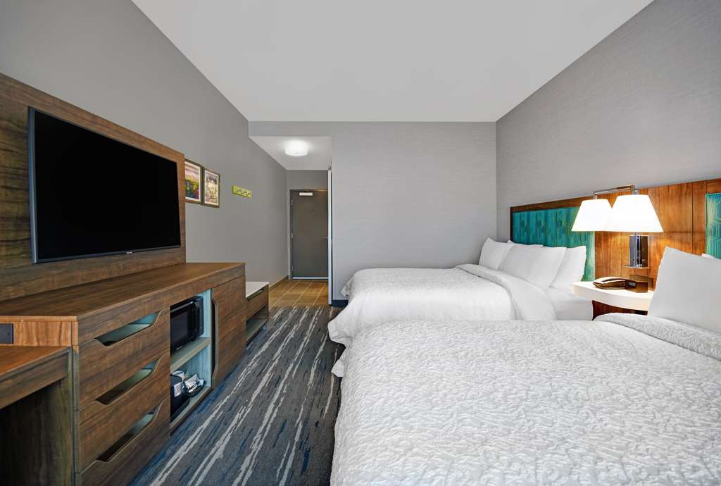 Фото Hampton Inn Las Vegas Strip South, Nv
