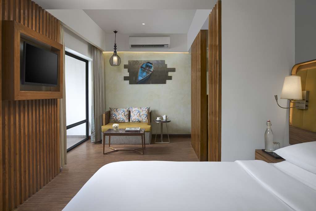 Фото Park Inn by Radisson Goa Candolim