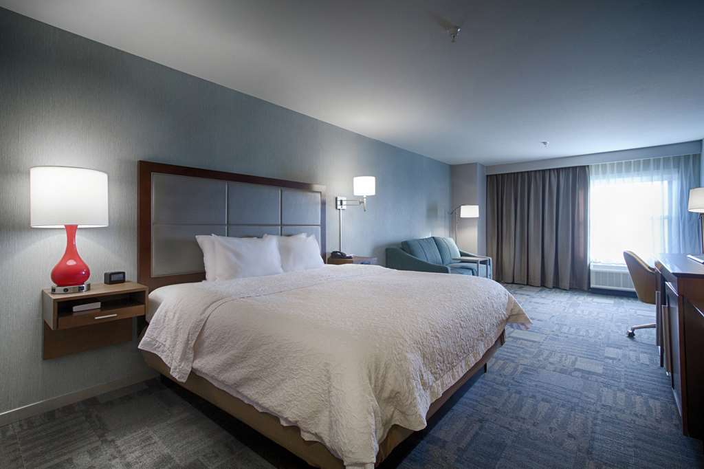 Фото Hampton Inn Salina