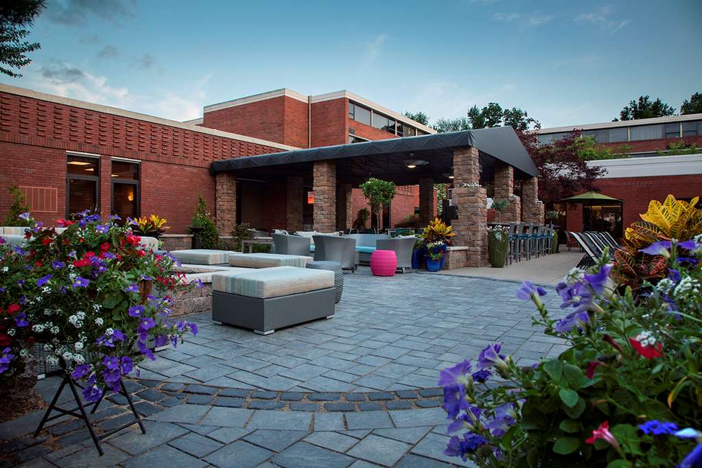 Фото DoubleTree by Hilton Hotel Akron Fairlawn