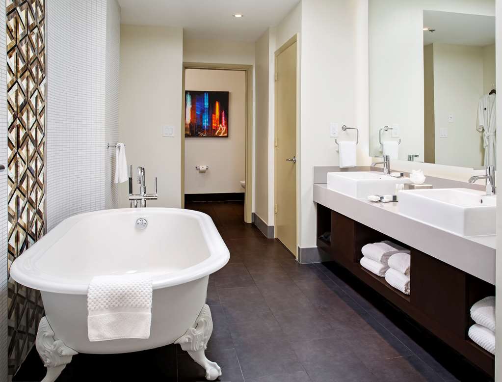 Фото Doubletree by Hilton Hotel Miami Airport & Convention Center