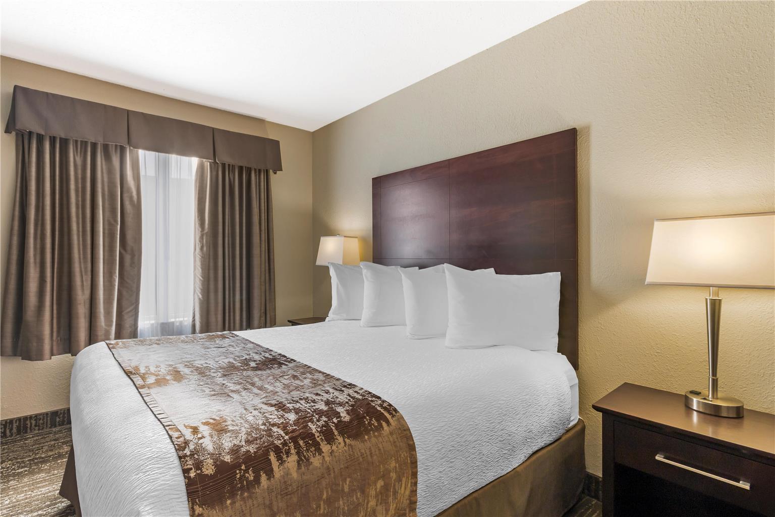 Фото Best Western Plus Pembina Inn & Suites