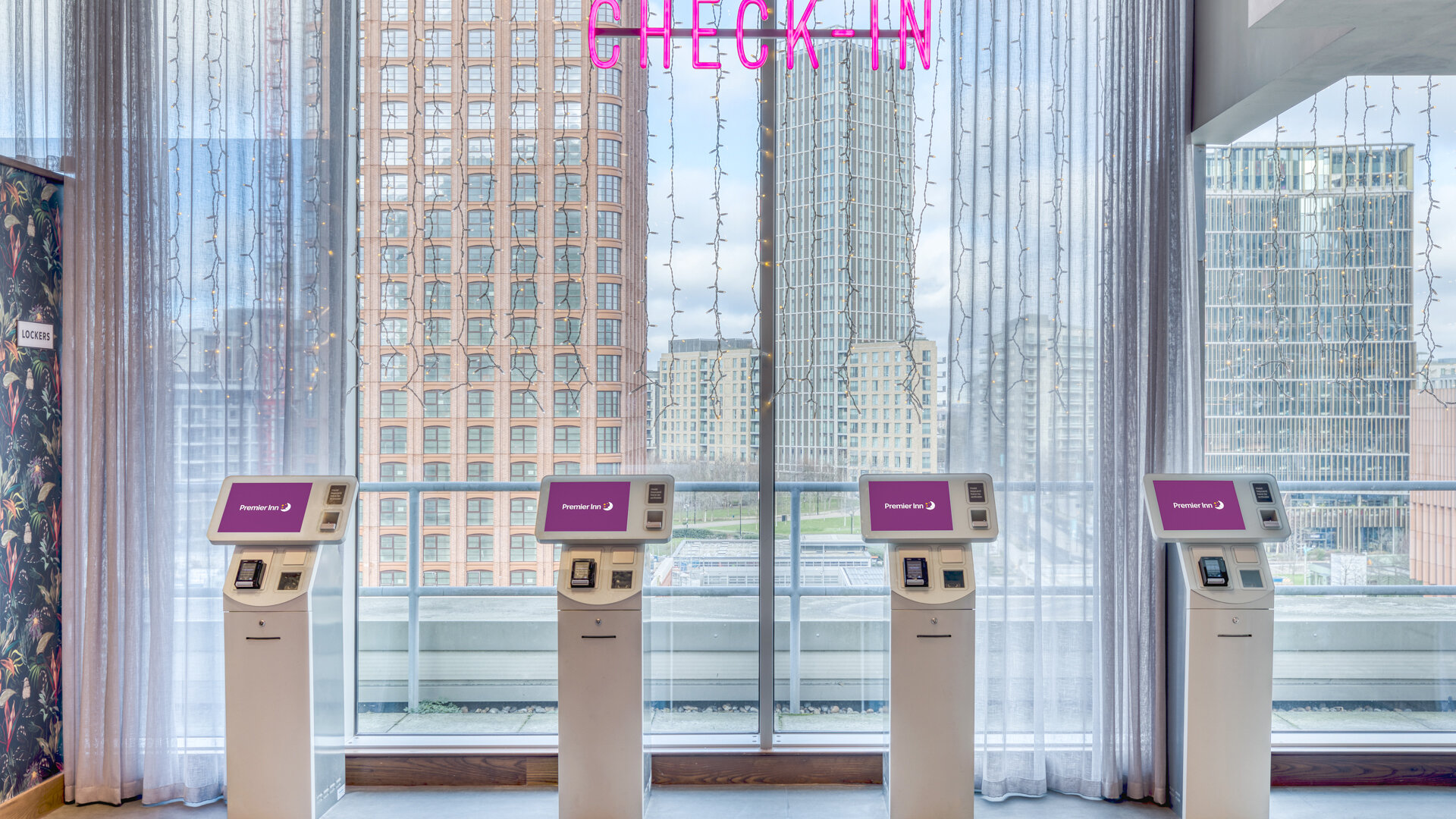 Фото Premier Inn London Stratford