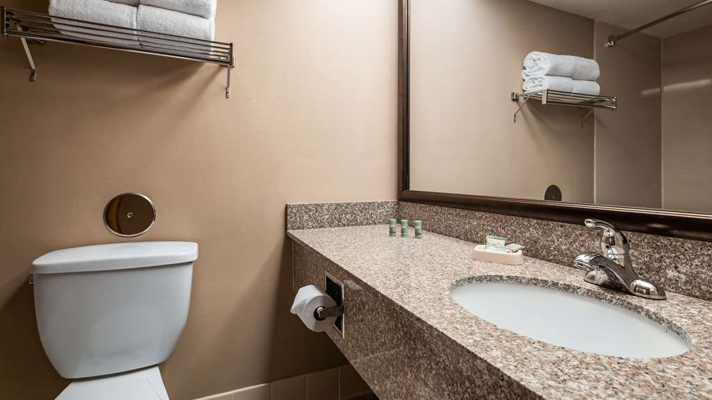 Фото Best Western East Towne Suites
