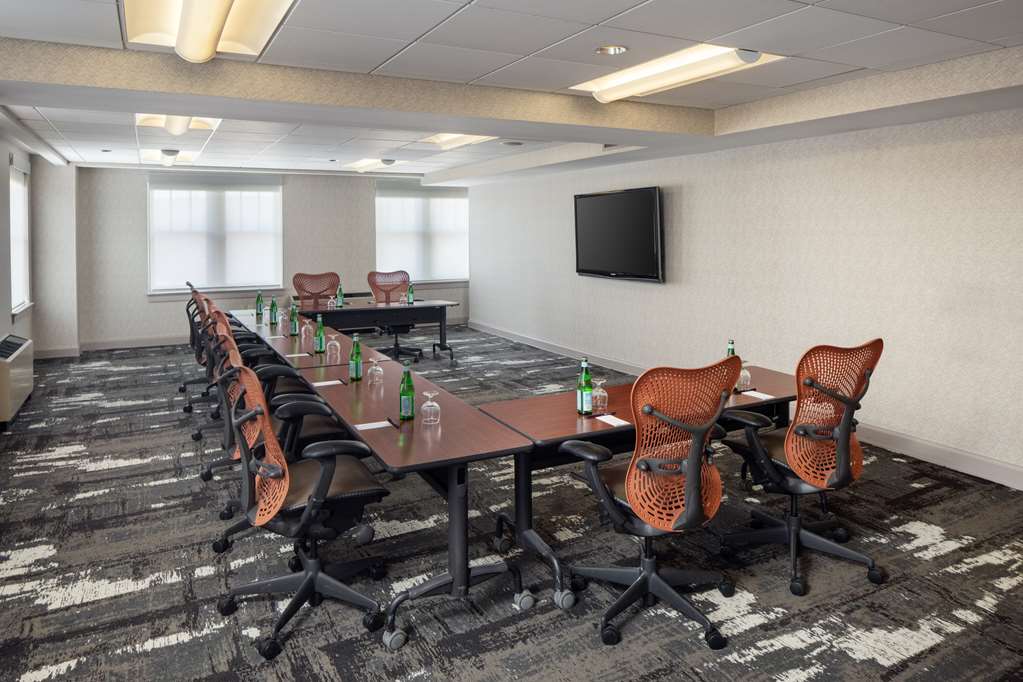 Фото Doubletree Suites by Hilton Detroit Downtown - Fort Shelby