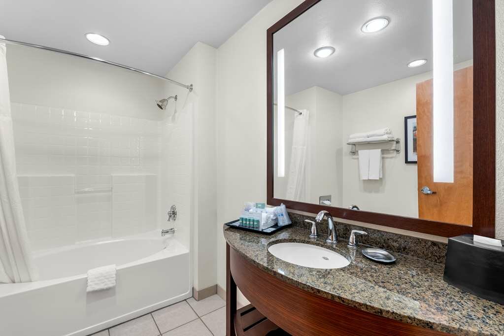 Фото Best Western Rocky Mountain Lodge