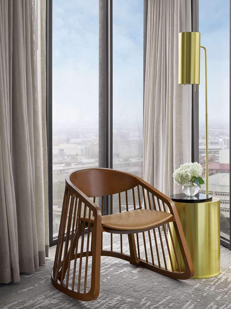 Фото C. Baldwin, Curio Collection by Hilton