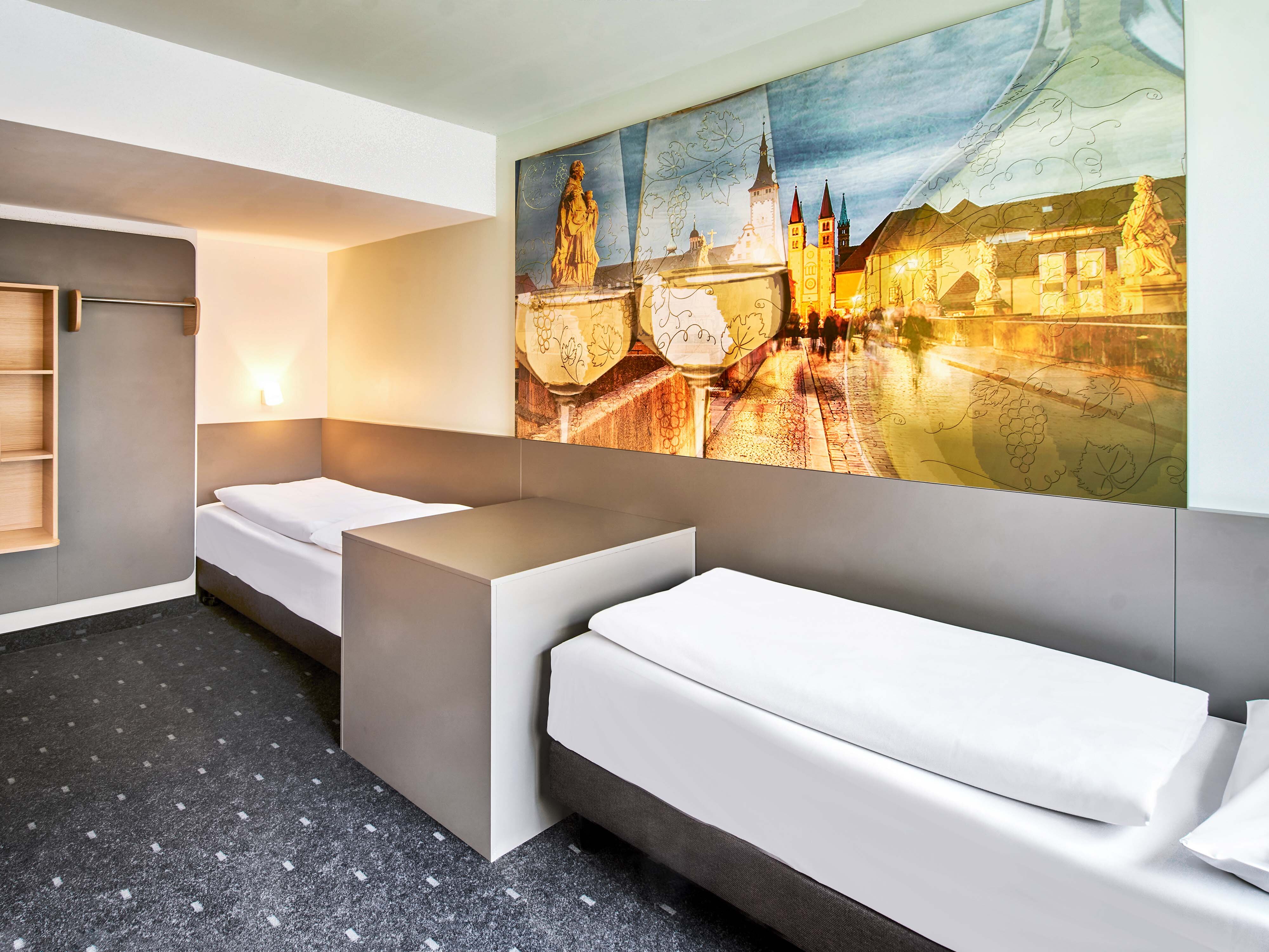 Фото B&b Hotel Würzburg