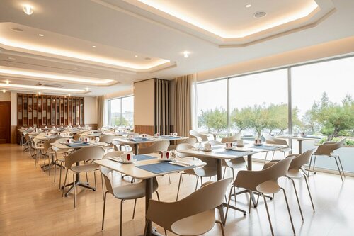 Гостиница Hotel Silken Rio Santander в Сантандере