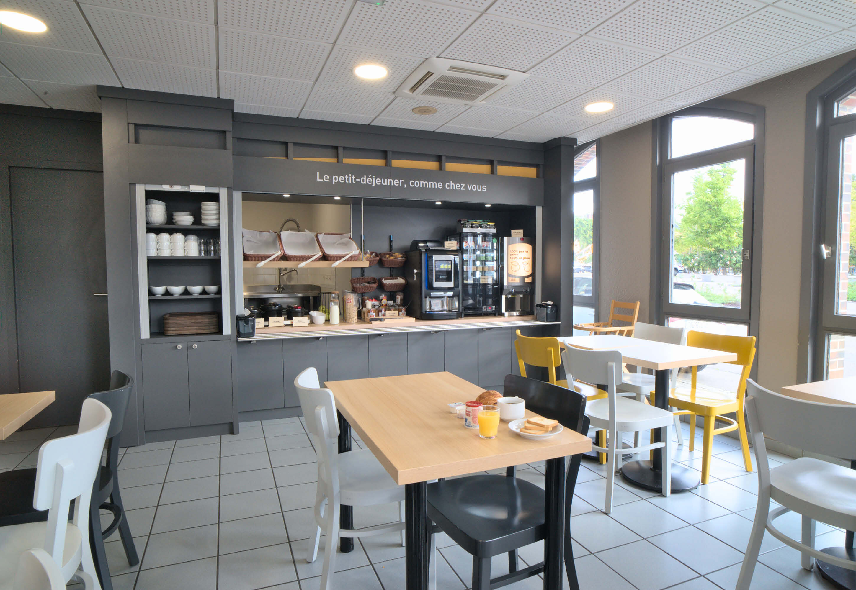 Фото B&b Hotel Dreux Centre