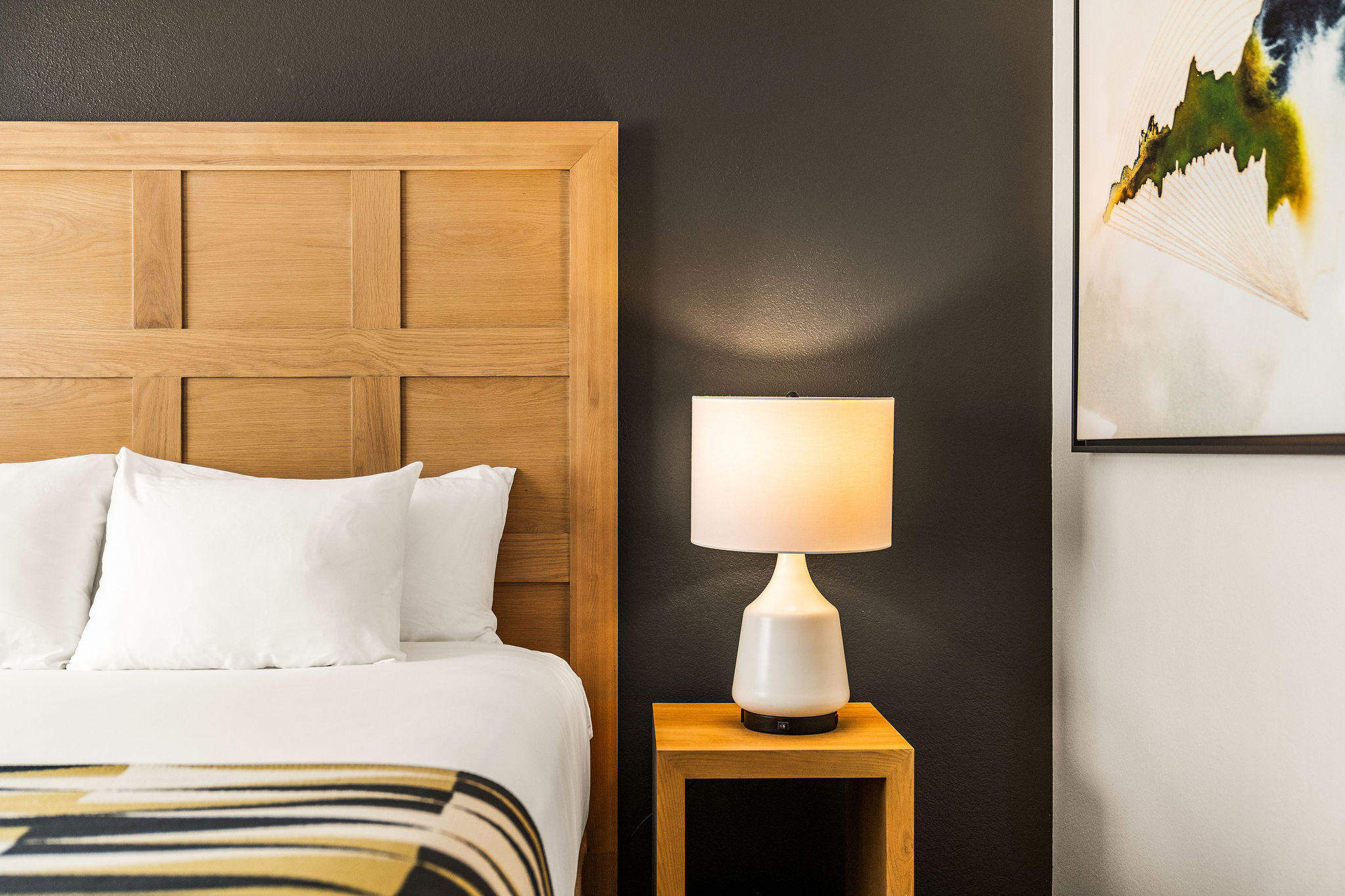 Фото Oxford Suites Redding