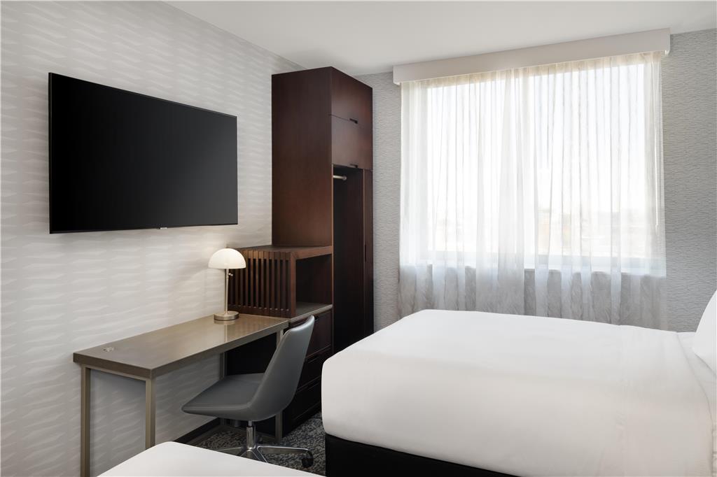 Фото DoubleTree by Hilton Long Island City New York