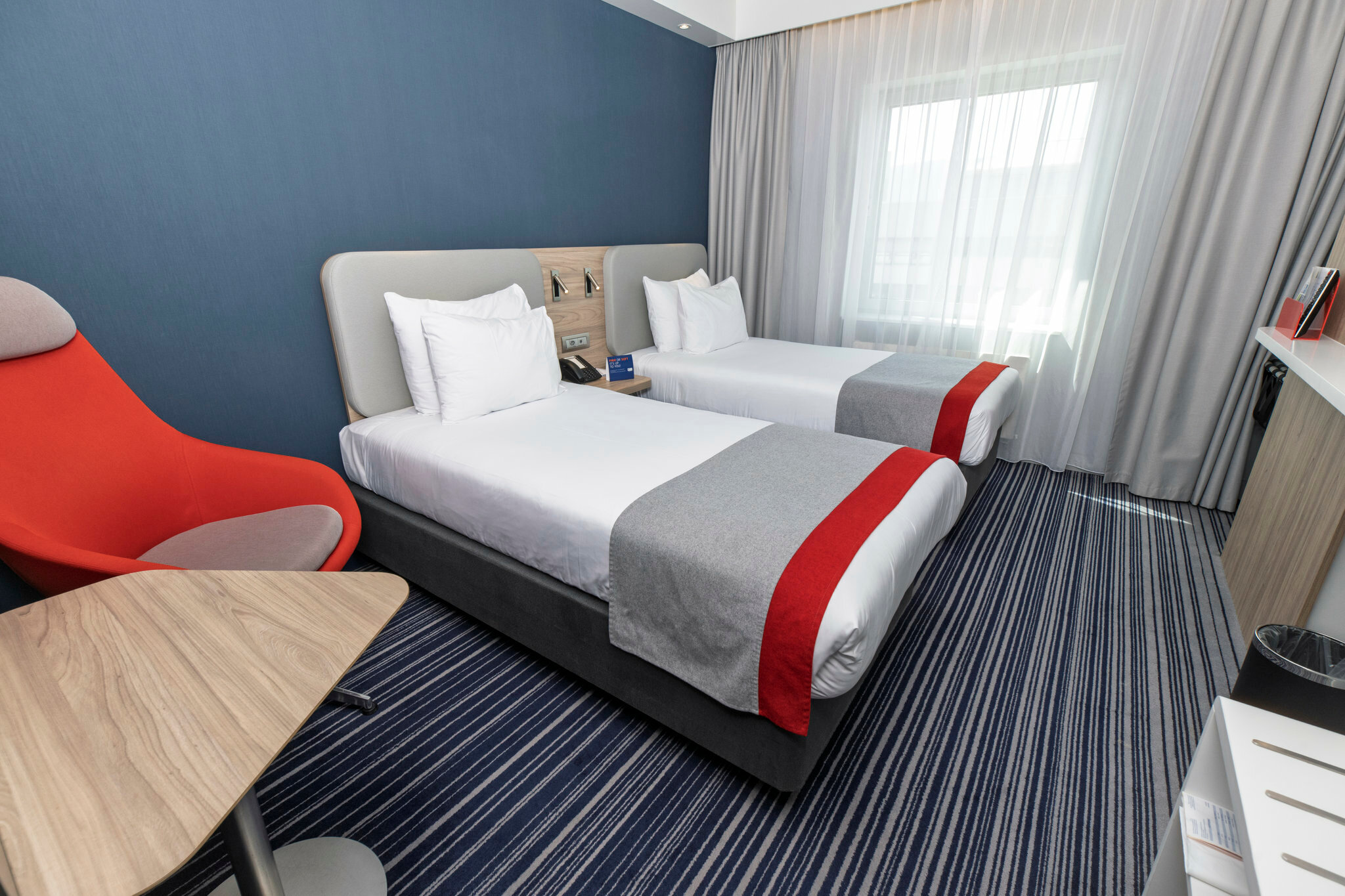Фото Holiday Inn Express Geneva Airport by IHG