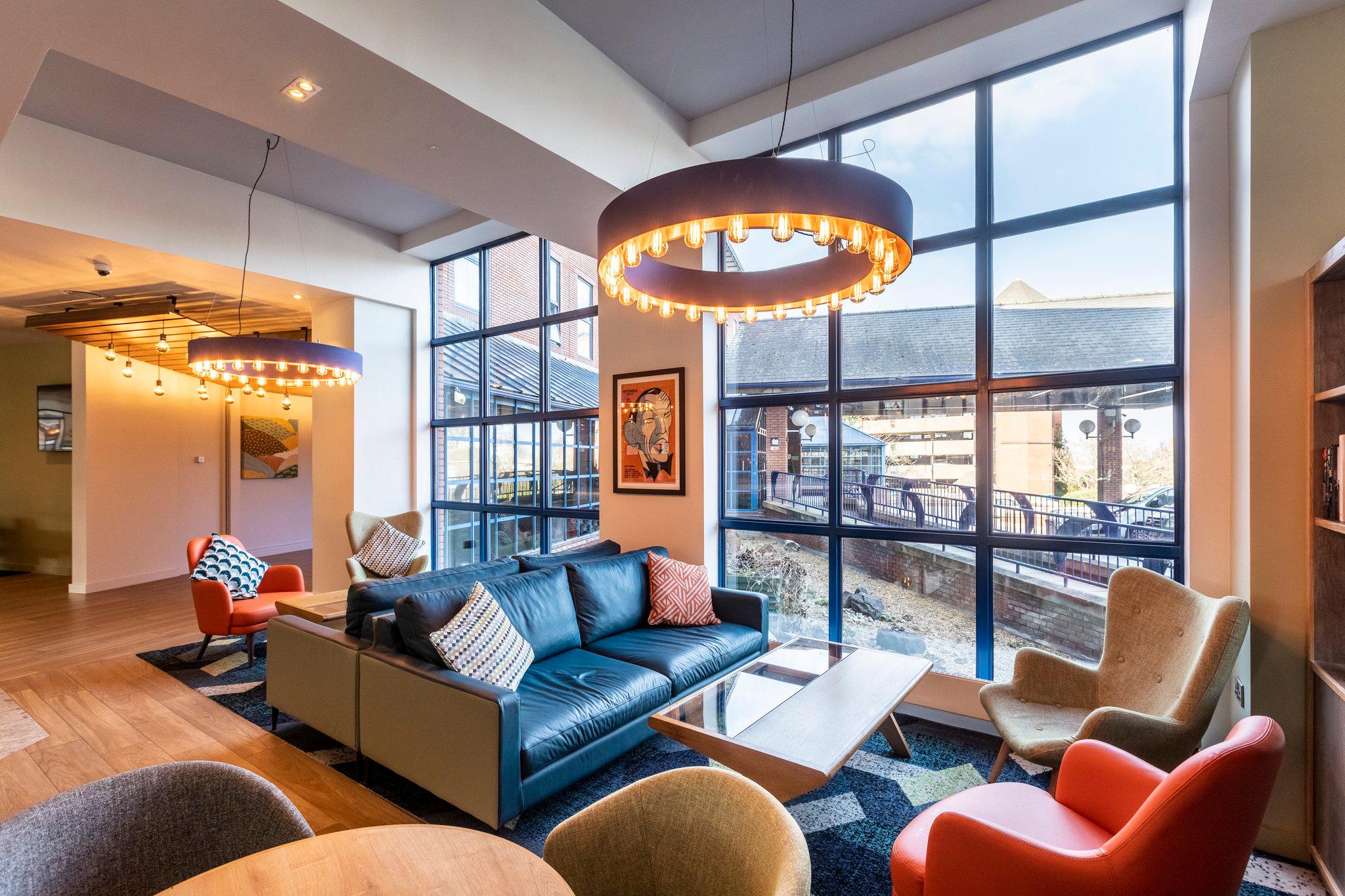 Фото Holiday Inn London - Sutton, an Ihg Hotel