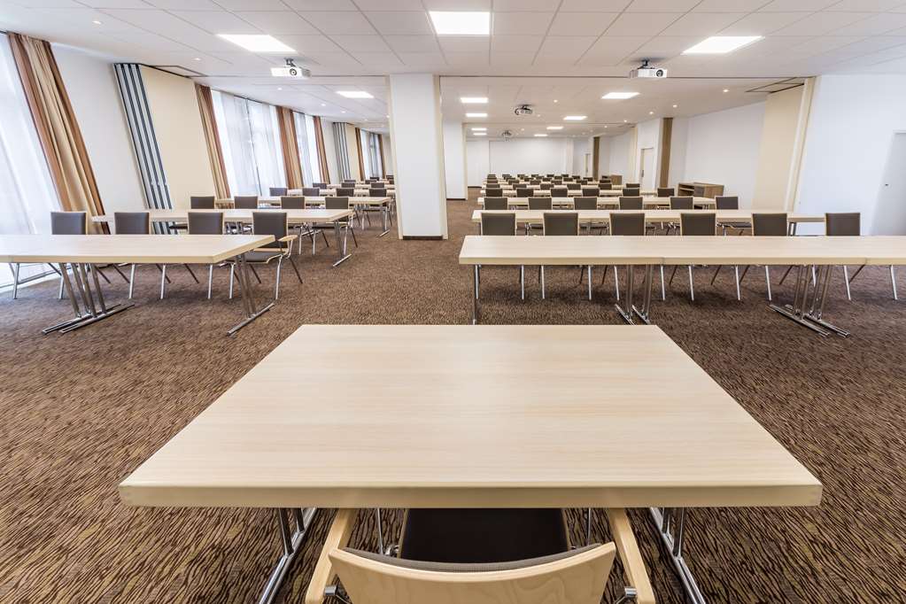 Фото Park Inn by Radisson Göttingen