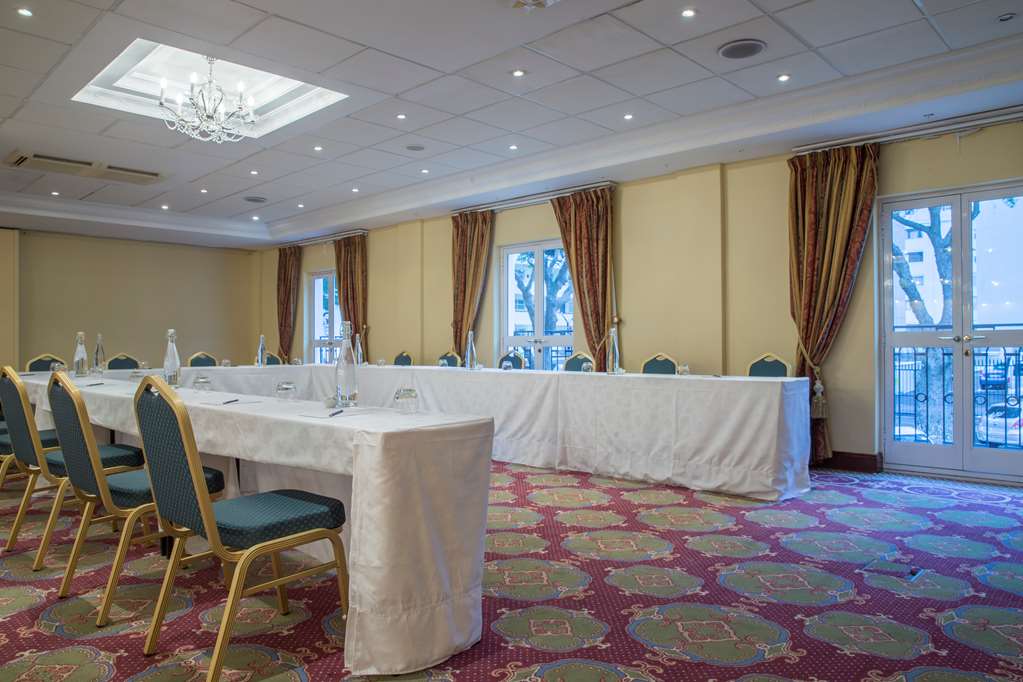 Фото Radisson Blu Le Vendome Hotel, Cape Town