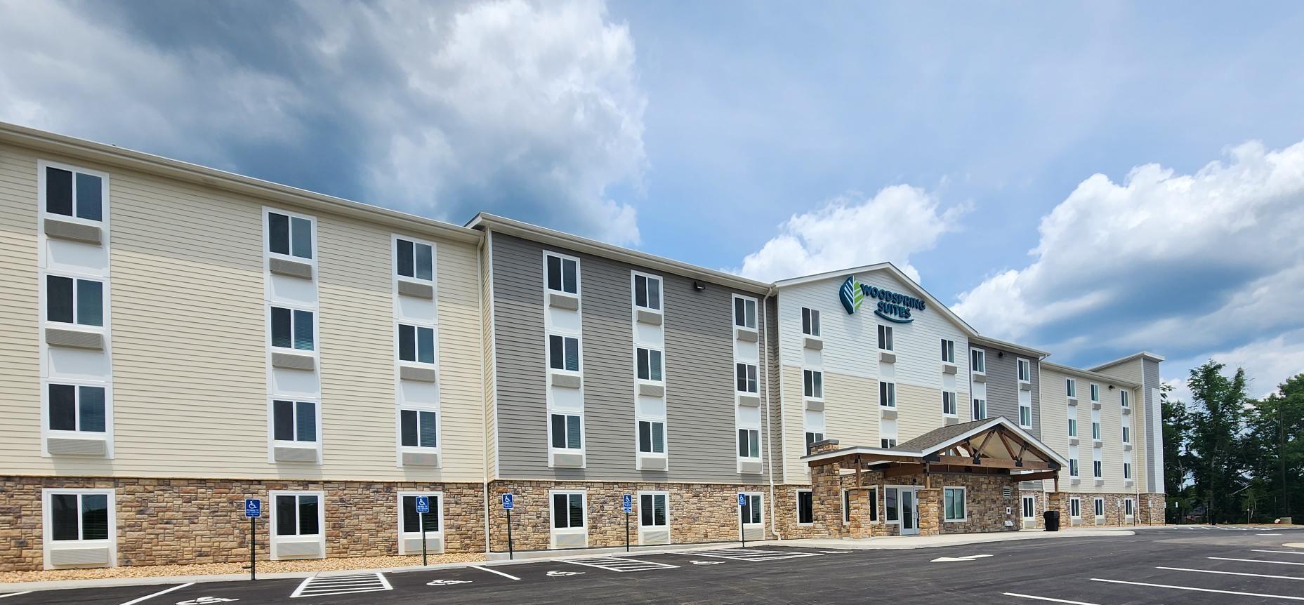 Фото WoodSpring Suites Roanoke